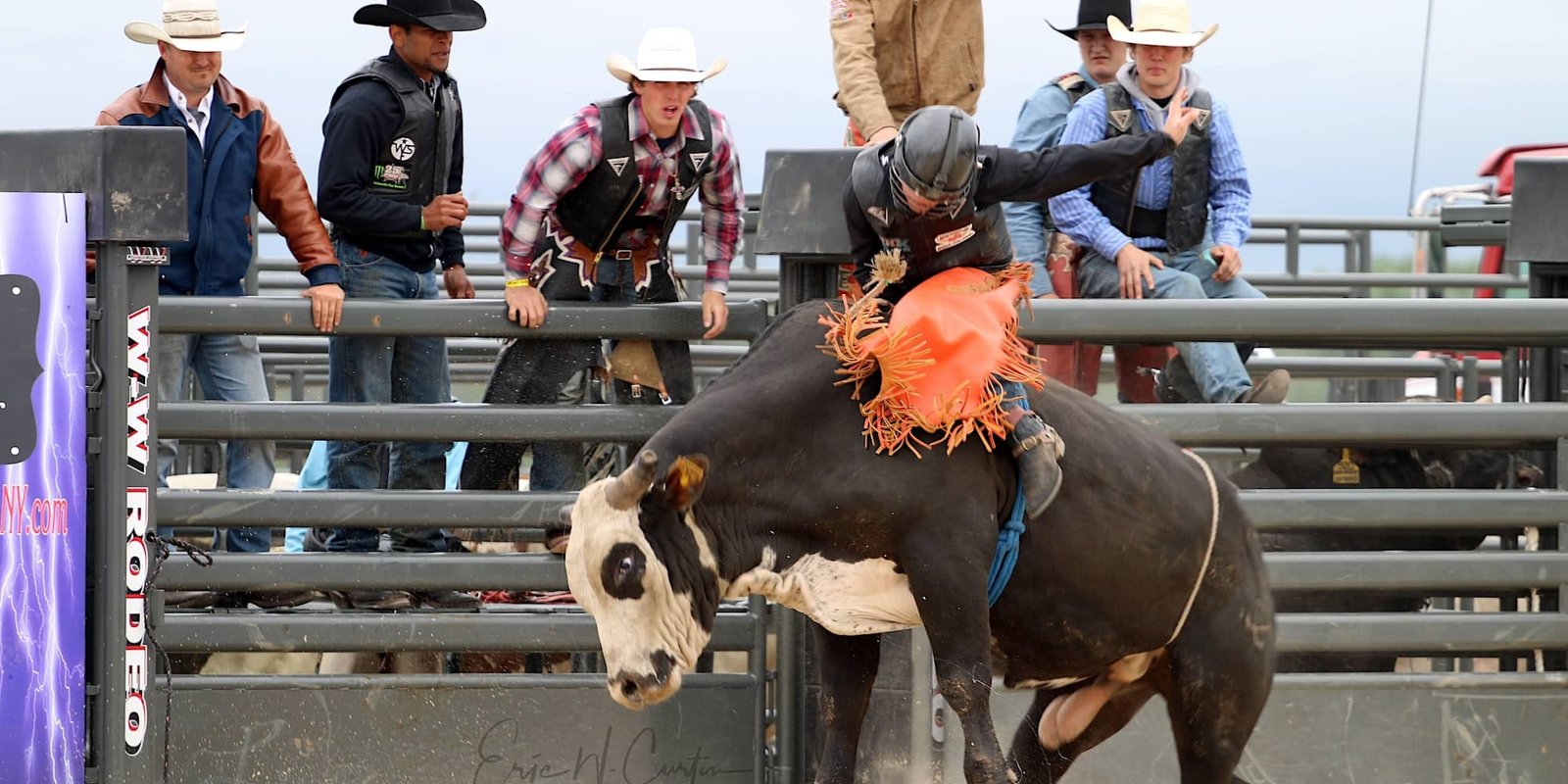 Kick the Dust Up Rodeo – Bulls & Barrels